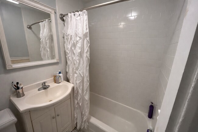 Building Photo - 206 Commonwealth Ave