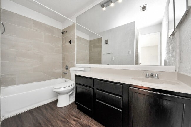 Building Photo - 14550 Fonmeadow Dr