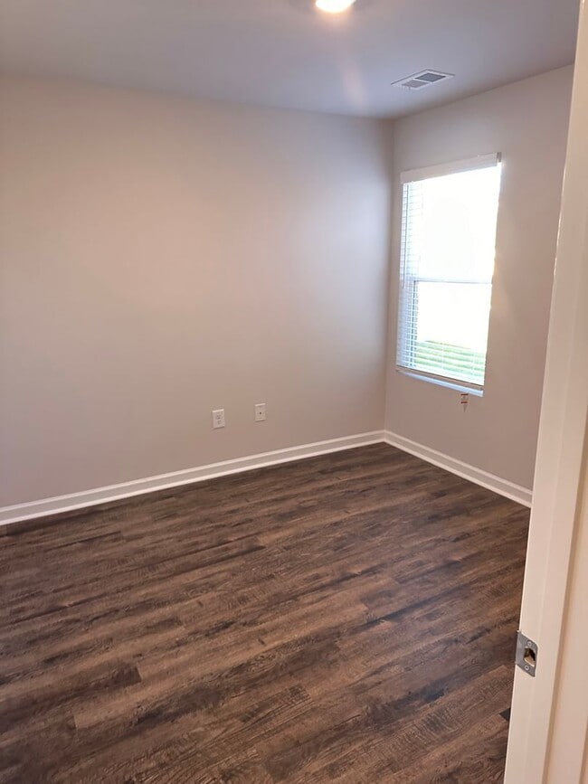 Building Photo - Your New Home Awaits | Pre-Leasing a Charming 3-Bedroom Home in Tucker Farms