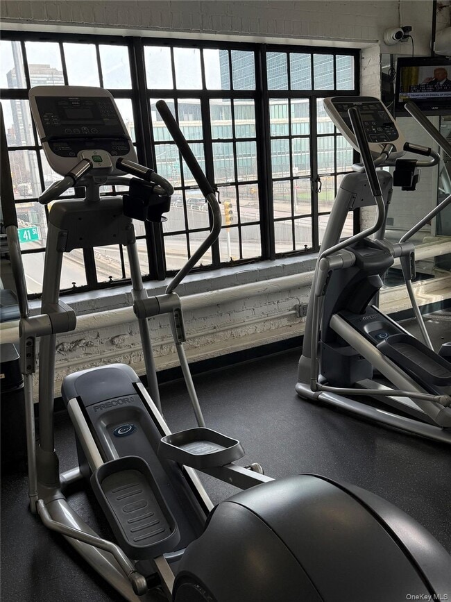 Building Photo - 5 Tudor City Pl