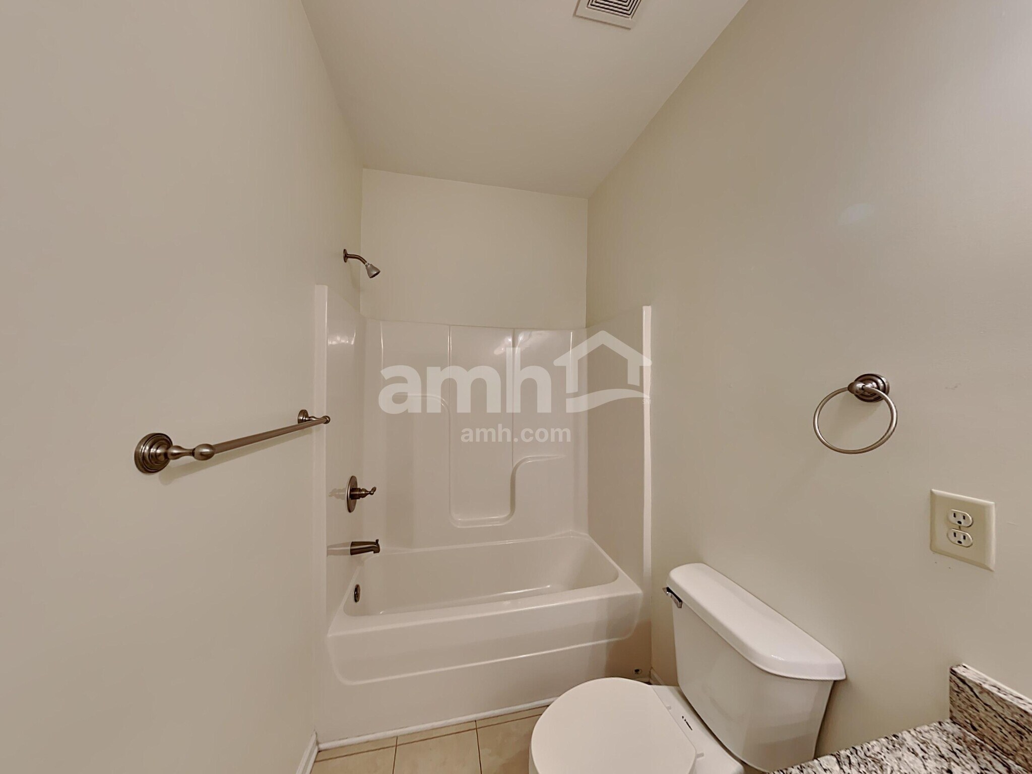 Building Photo - 105 Hickory Village Cir