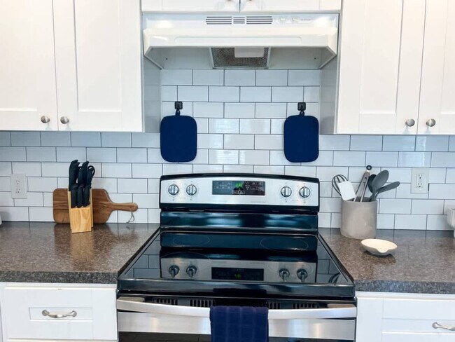 Building Photo - 37132 Grassy Hill Ln