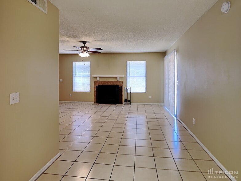 Building Photo - 4763 W Menadota Dr