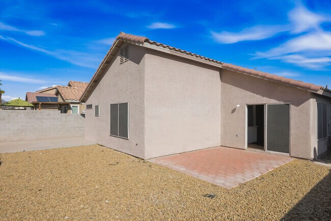 Building Photo - 641 Bent Grass Ave