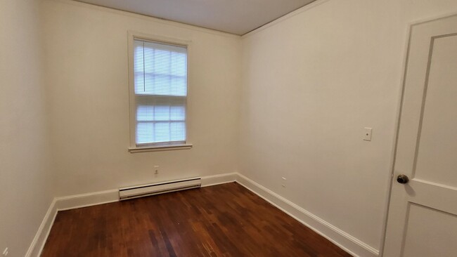 Building Photo - Two Bedroom Apt For Rent in Sumter SC with...