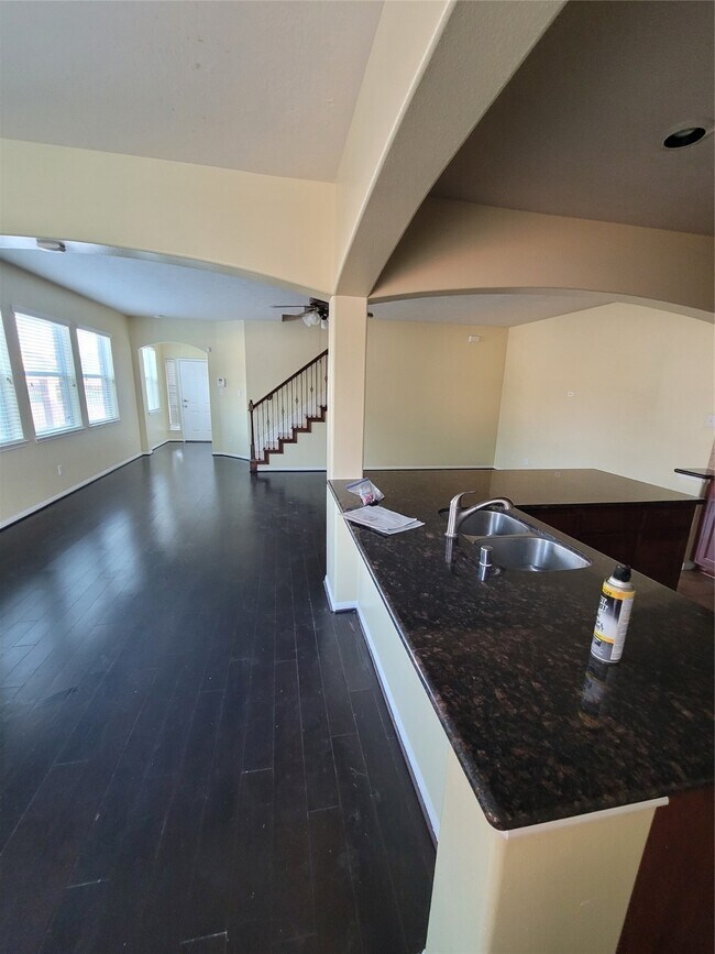 Building Photo - 14202 Silver Hollow Ln