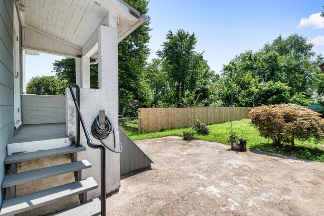 Building Photo - 4637 Alpine Ave