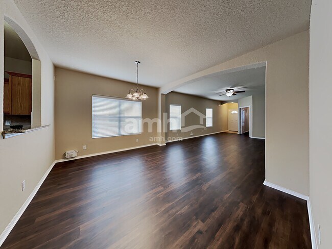 Building Photo - 5707 Sendero Spring