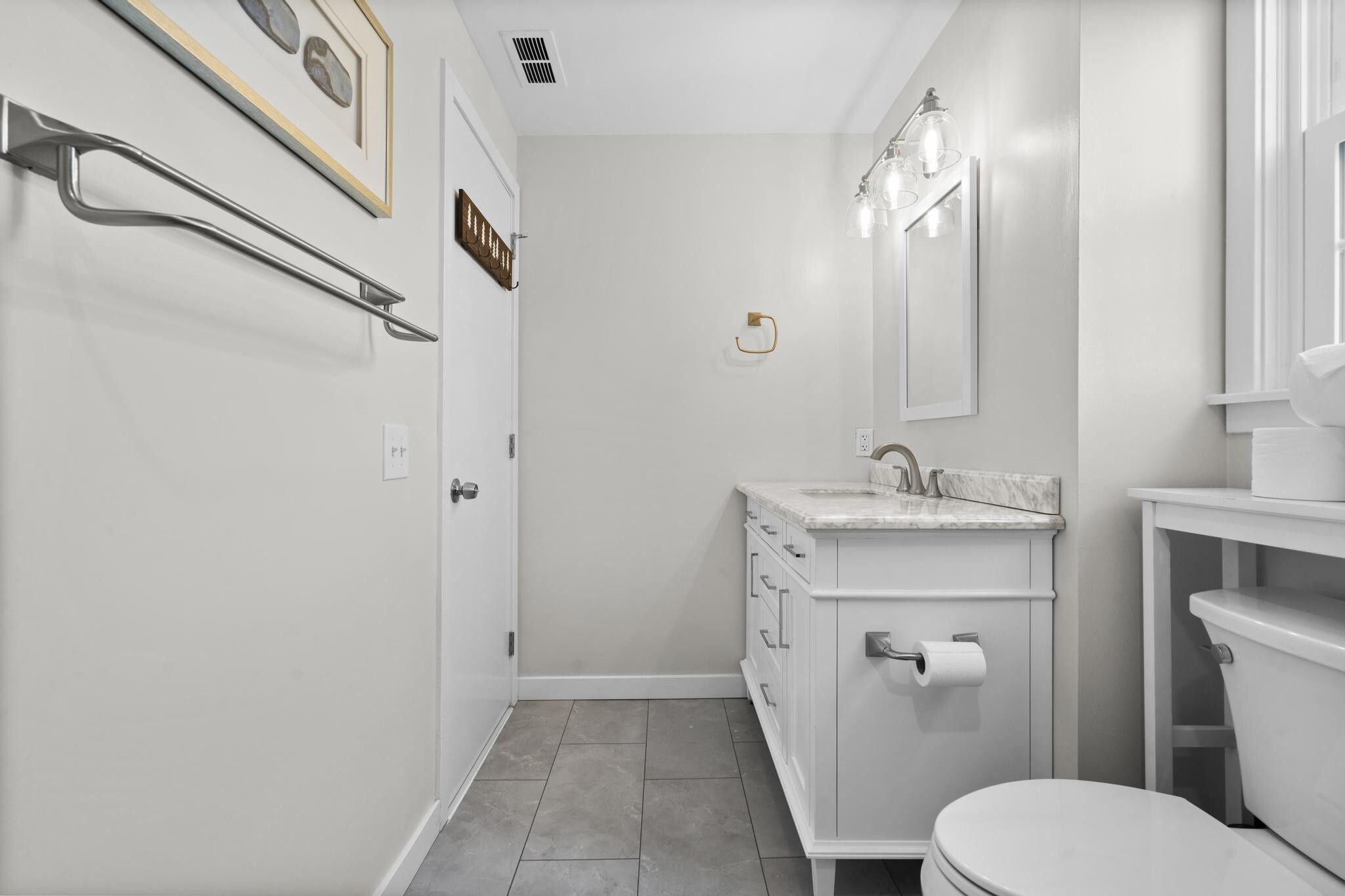 Building Photo - 26 Linden St