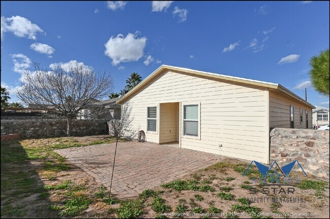 Building Photo - 648 Wind River Ave