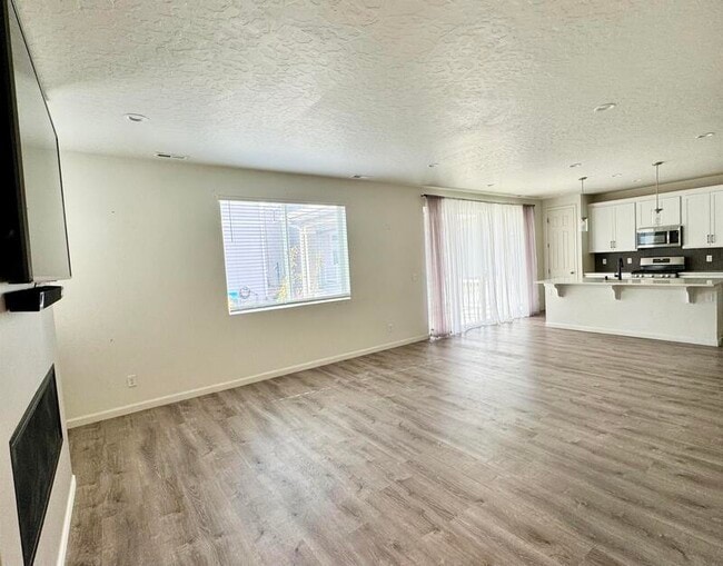 Building Photo - 283 N 1580 W