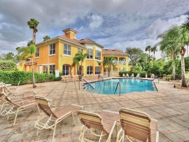 Building Photo - Gorgeous two-bedroom Condo