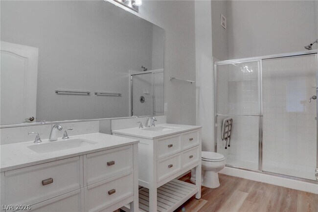 Building Photo - 2305 W Horizon Ridge Pkwy