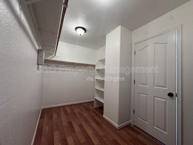 Building Photo - 200 Eastbrook Way