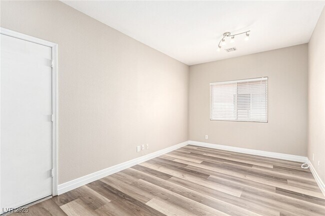Building Photo - 5856 Golden Wing St