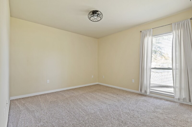 Building Photo - 42211 Broad Walk Ave