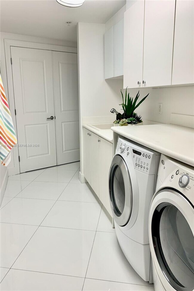 Building Photo - 1 N Ocean Blvd