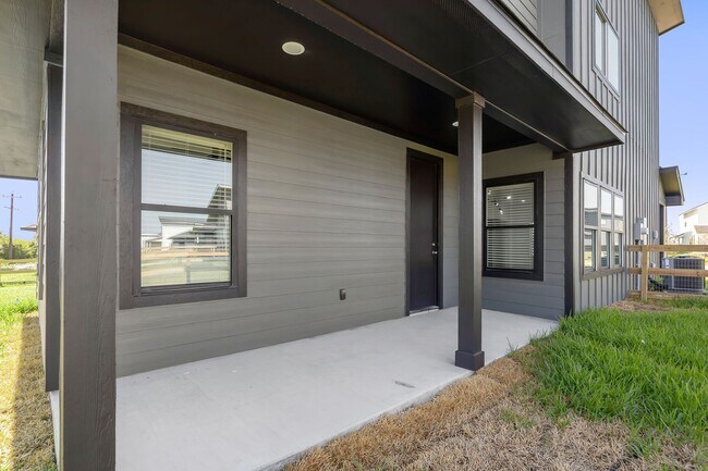 Building Photo - 3004 Alpha Wolf Ct