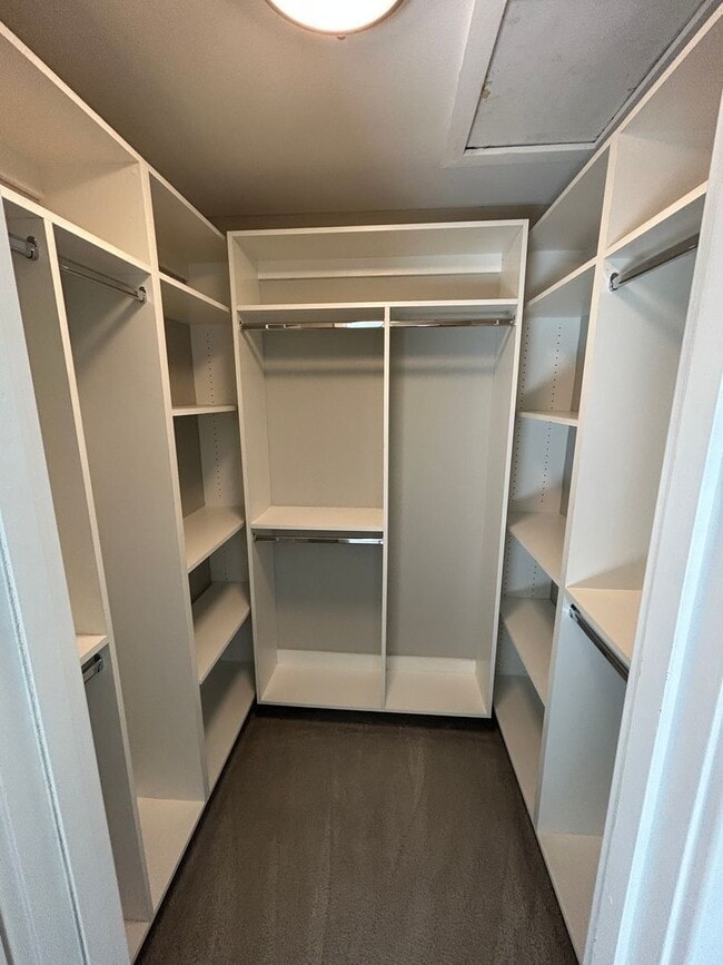 Building Photo - 2927 E Fairmount Ave