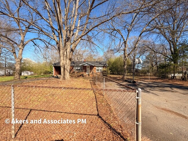 Building Photo - 104 Jackson Rd