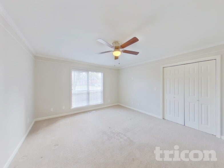 Building Photo - 2863 Iroquois Dr