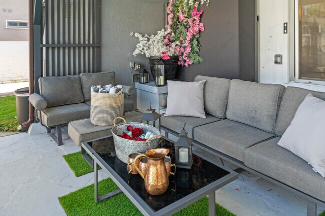 Building Photo - 140 N Carson Rd