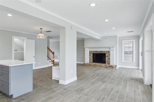 Building Photo - 8706 Elmwood Ln