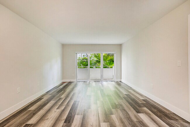 Building Photo - 1235 Mariposa Ave