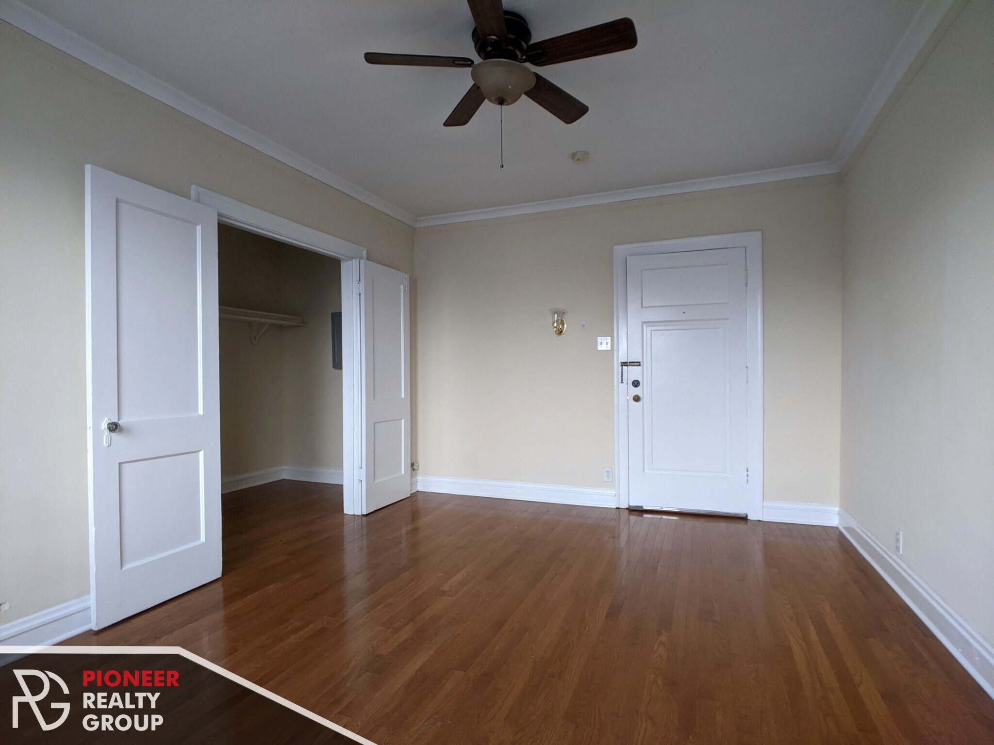 Building Photo - 4542 N Damen Ave