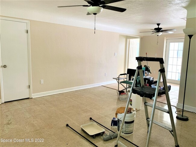 Building Photo - 810 1st St