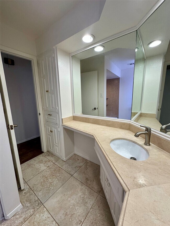 Building Photo - 17511 Possums Run Dr