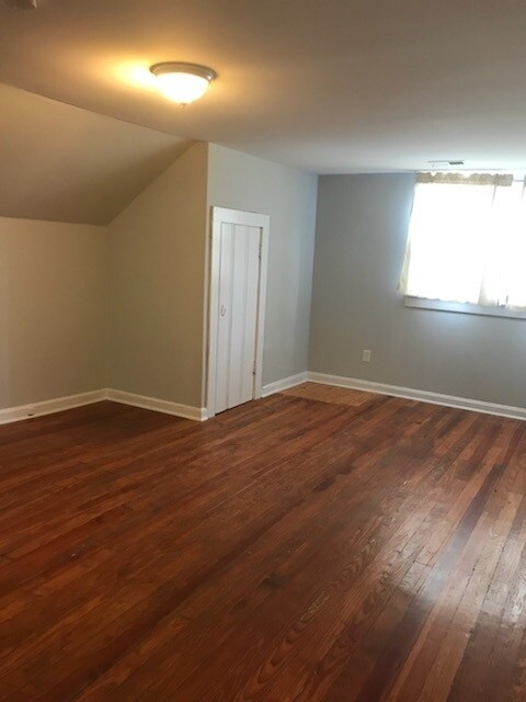 Building Photo - 3901b Elkins