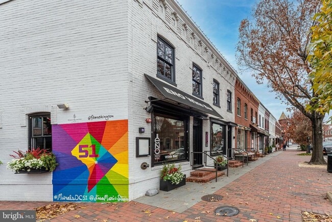 Building Photo - 1237 29th St NW