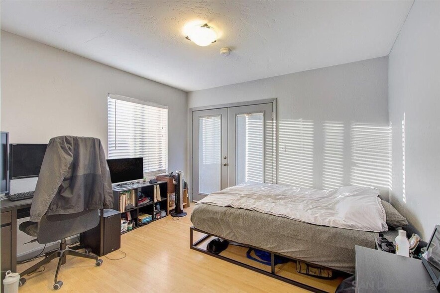 Building Photo - 5038 Savannah St