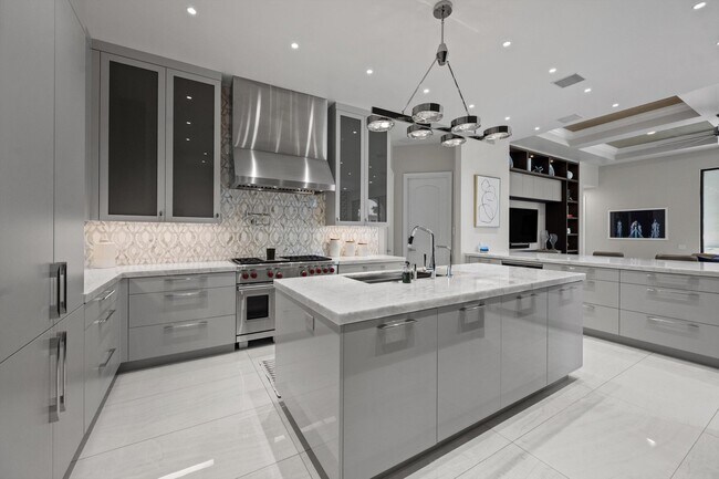 Building Photo - 7474 NE Bay Cove Ct