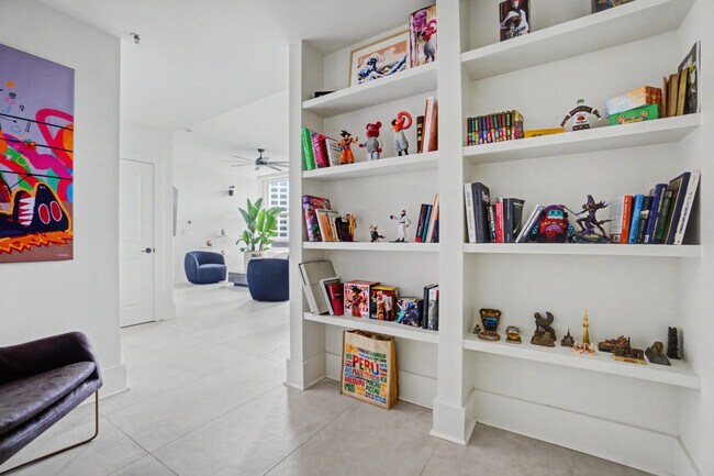 Building Photo - Downtown Atlanta Luxury Condo