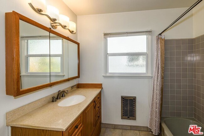 Building Photo - 14745 Marlin Pl