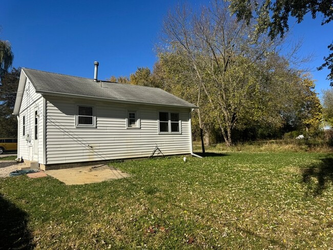 Building Photo - 26895 Bernice St