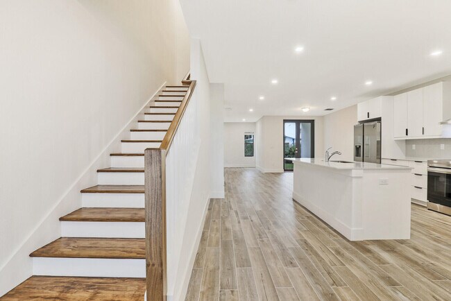 Building Photo - 395 Bella Sol Way