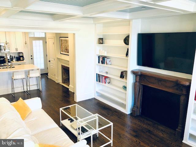 Building Photo - 8 N New St