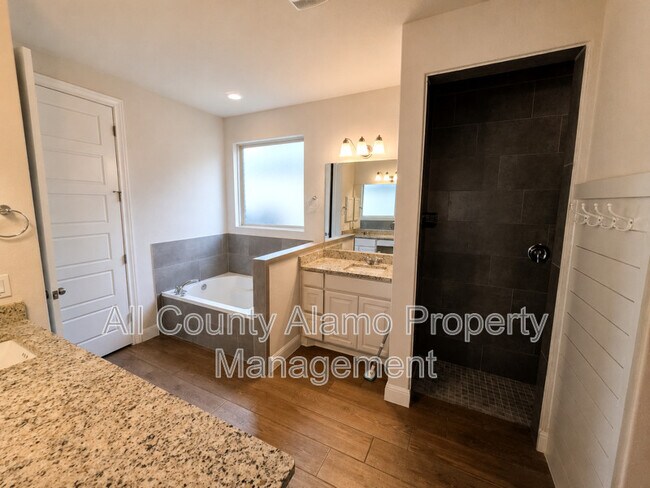 Building Photo - 216 Wexford