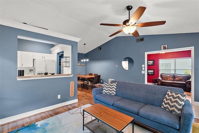 Building Photo - 9427 Daney St