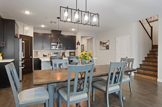 Building Photo - Spacious 5 Bedroom Home in Lodi with 1st f...