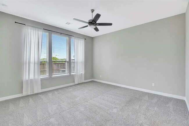 Building Photo - 360 Mallorn Ln