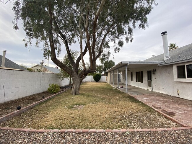Building Photo - 9003 W Vogel Ave