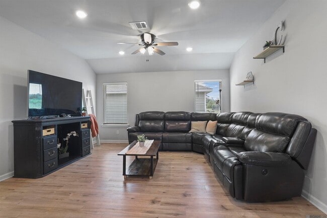 Building Photo - 5665 Magnolia de Percy Dr