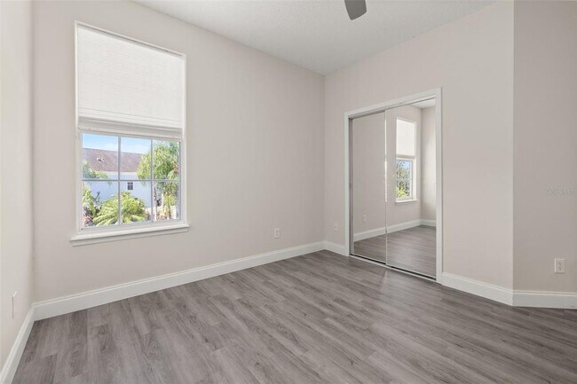 Building Photo - 212 Ficus St