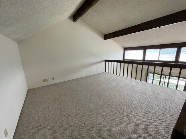 Building Photo - Payd27