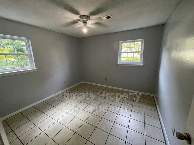 Building Photo - 5810 Solera Rd