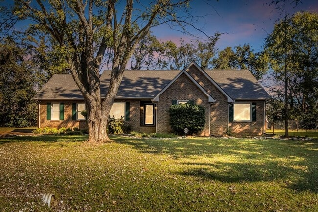 Building Photo - 2560 Choctaw Trce